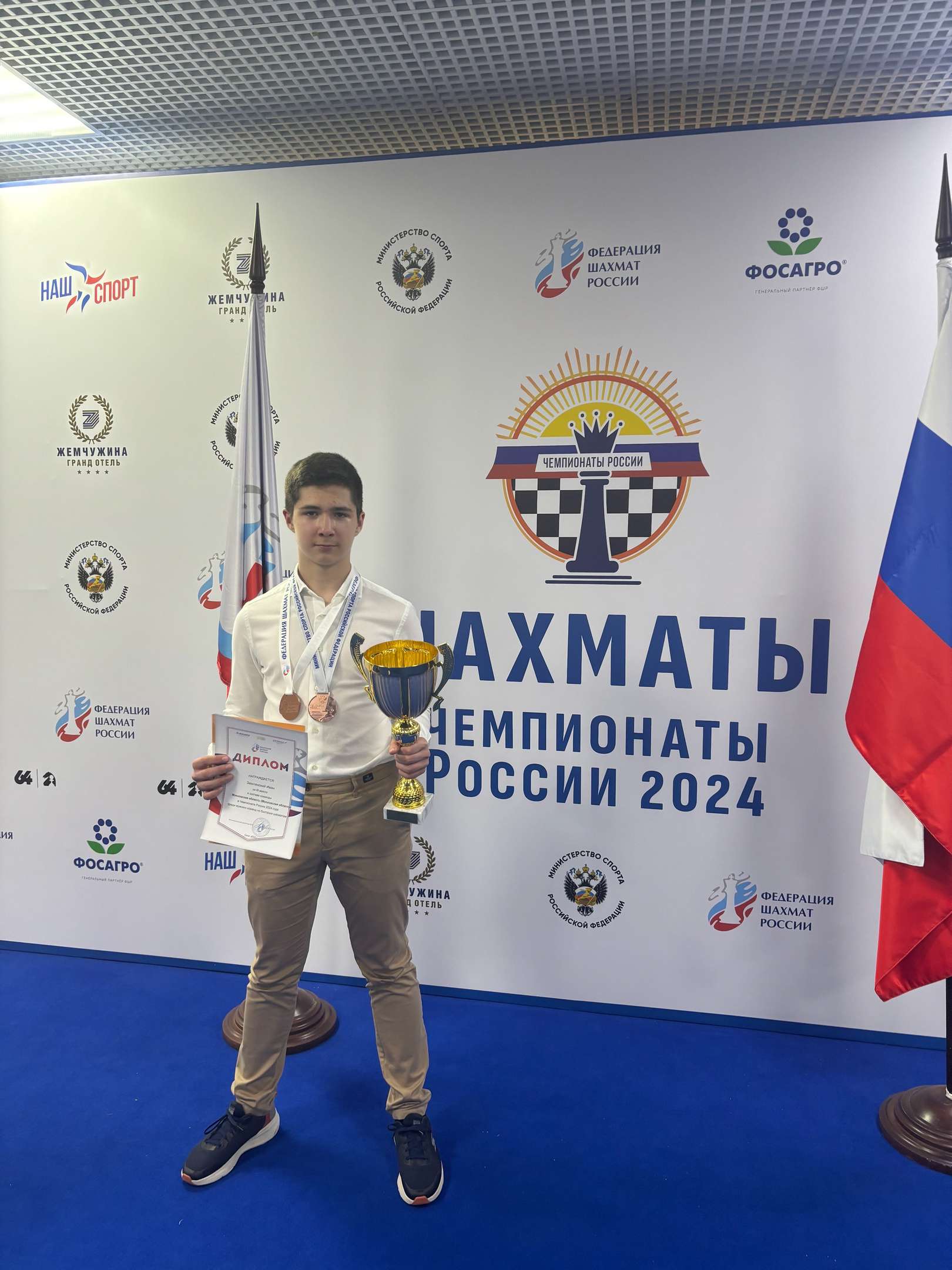 14-летний гроссмейстер - триумфатор быстрых контролей!